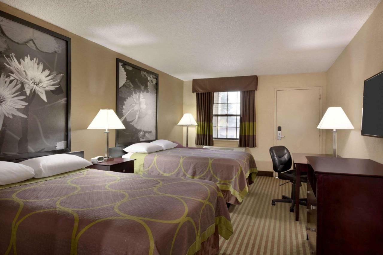 Super 8 By Wyndham Ruston Motel Bagian luar foto